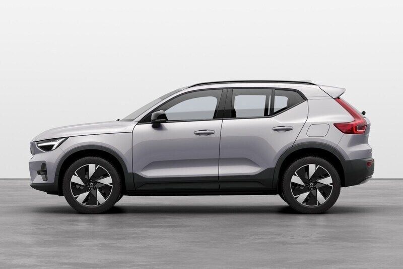 Silver Ny 2025 Volvo XC40 Performance SUV | 609 000 kr - Bild 1/4