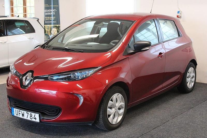 Röd Begagnad 2017 Renault Zoe Halvkombi | 134 900 kr (Dyr) - Bild 1/4