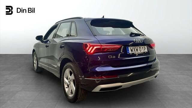 Begagnad Audi Q3 Advanced 150 HK (110 kW) 2023 Navarrablå metallic SUV