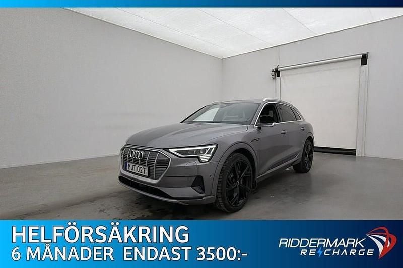 Grå Begagnad 2019 Audi e-tron Advanced SUV | 299 800 kr (Marknadspris) - Bild 1/3