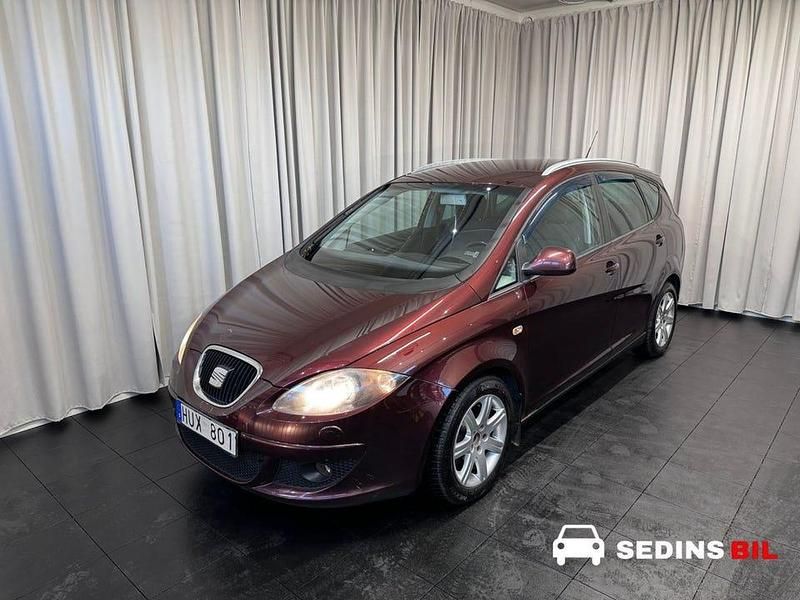 Mörkröd (röd) Begagnad 2009 Seat Altea XL Minibuss | 34 900 kr (Marknadspris) - Bild 1/4
