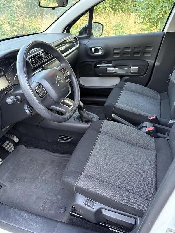 Vit Begagnad 2018 Citroën C3 Halvkombi | 82 500 kr (Marknadspris) - Bild 1/4