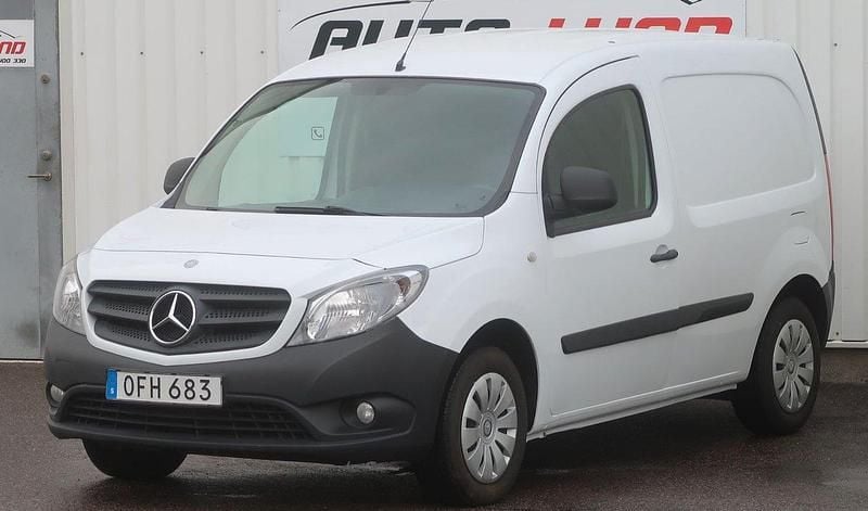 Vit Begagnad 2017 Mercedes Citan 109 Van | 79 900 kr (Marknadspris) - Bild 1/4