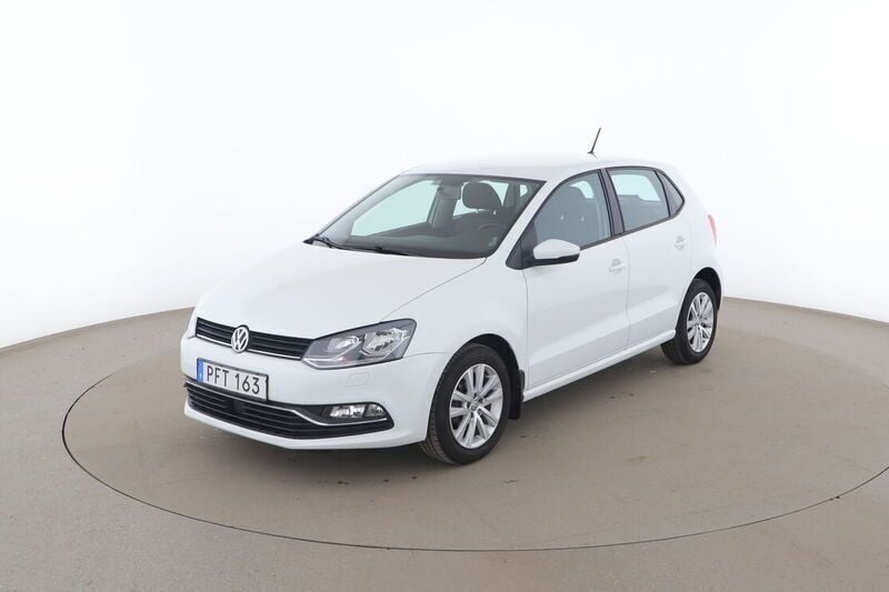Vit Begagnad 2017 VW Polo Halvkombi | 124 000 kr (Marknadspris) - Bild 1/4