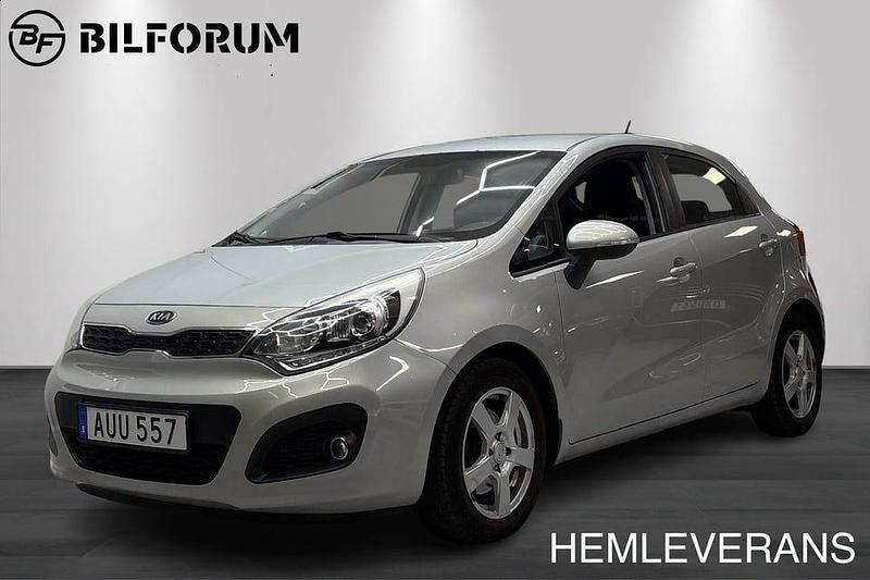 Gul Begagnad 2012 Kia Rio Halvkombi | 87 900 kr (Marknadspris) - Bild 1/4