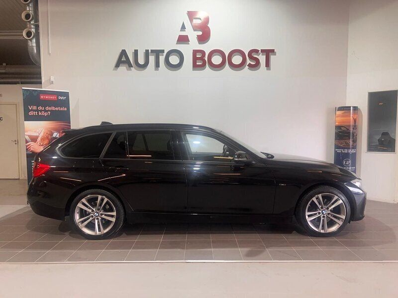 Svart Begagnad 2014 BMW 320 Sport Line Kombi | 150 000 kr (Marknadspris) - Bild 1/4
