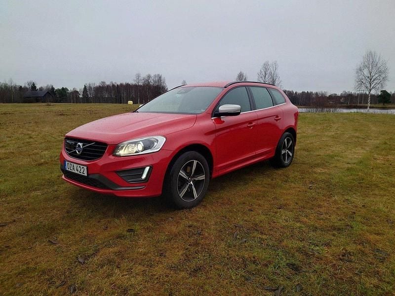 Röd Begagnad 2017 Volvo XC60 Standard SUV | 219 000 kr (Marknadspris) - Bild 1/4