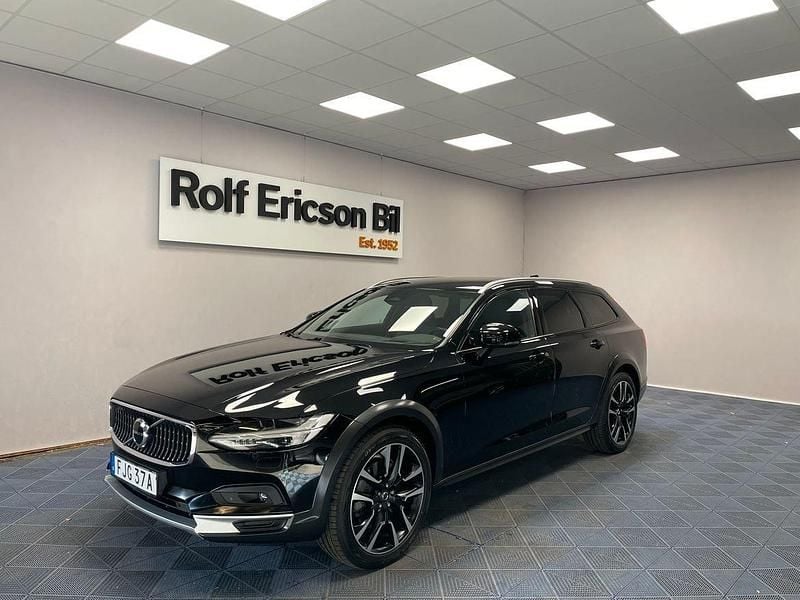 Svart Begagnad 2022 Volvo V90 CC Kombi | 399 500 kr (Marknadspris) - Bild 1/4