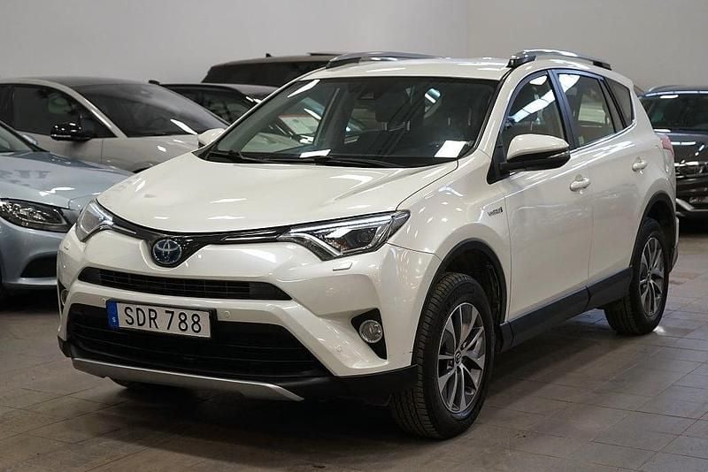 Begagnad Toyota RAV4 Hybrid 197 HK (144 kW) 2016 Vit SUV