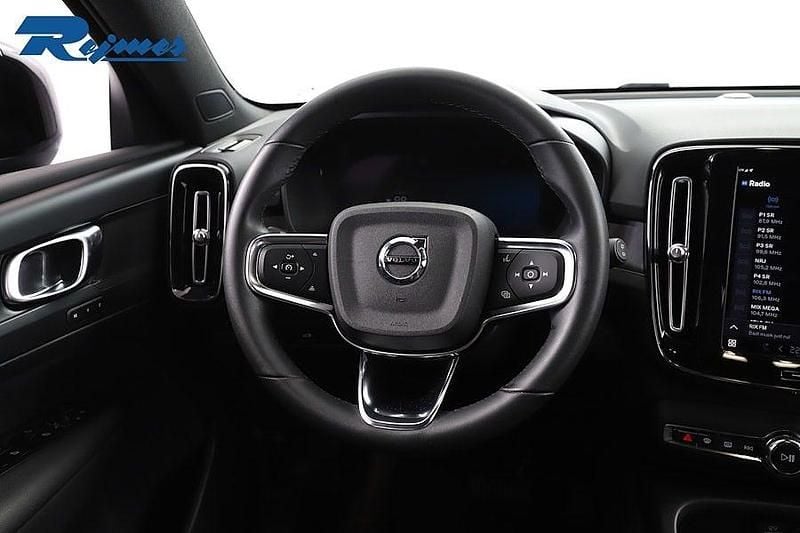 Begagnad Volvo XC40 Plus 175 kW (238 HK) 2022 Blå SUV