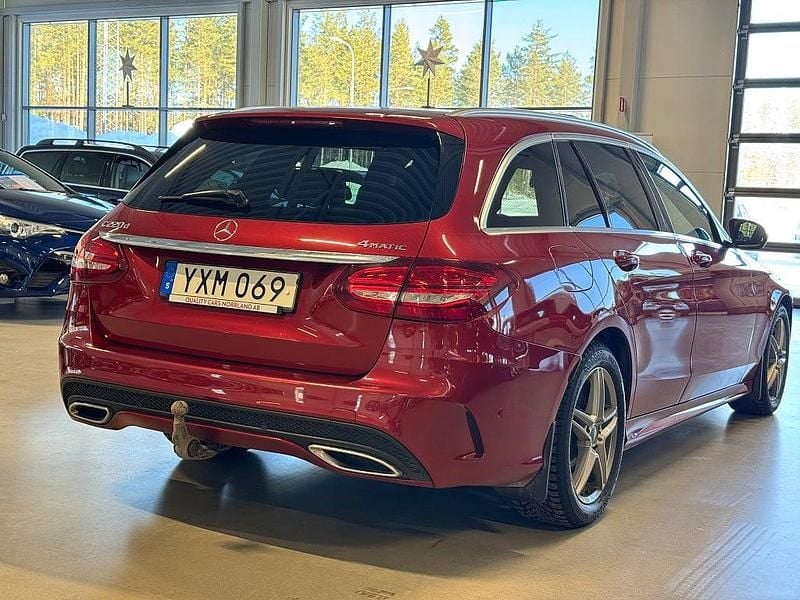 Begagnad Mercedes C220 AMG 170 HK (125 kW) 2017 Röd Kombi