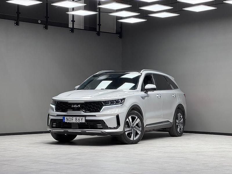 Grå Begagnad 2022 Kia Sorento Advance SUV | 479 900 kr (Lite dyr) - Bild 1/3
