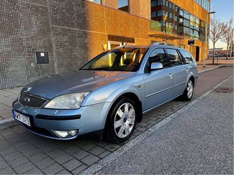 Blå Begagnad 2005 Ford Mondeo Ghia Kombi | 17 500 kr (Marknadspris) - Bild 1/4