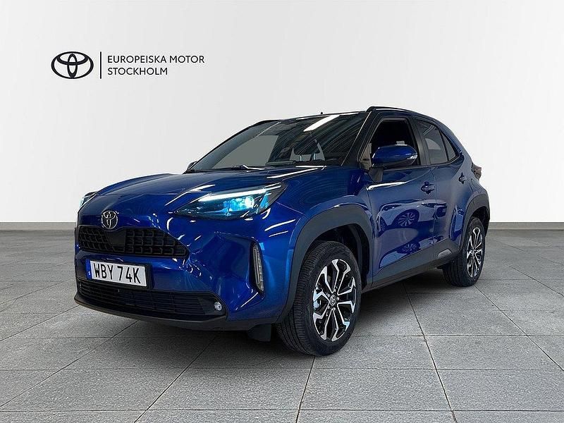 Mörkblå Ny 2024 Toyota Yaris Cross Active SUV | 349 900 kr (Lite dyr) - Bild 1/4