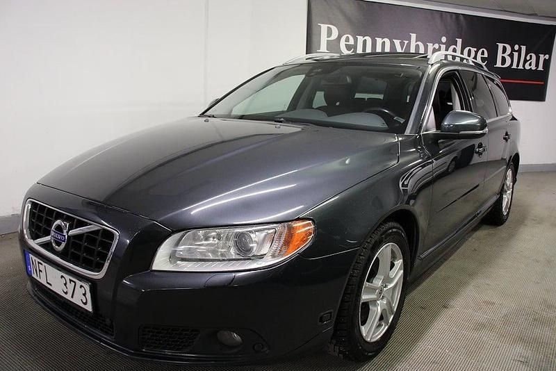 Grå Begagnad 2012 Volvo V70 Summum Kombi | 109 000 kr (Marknadspris) - Bild 1/4