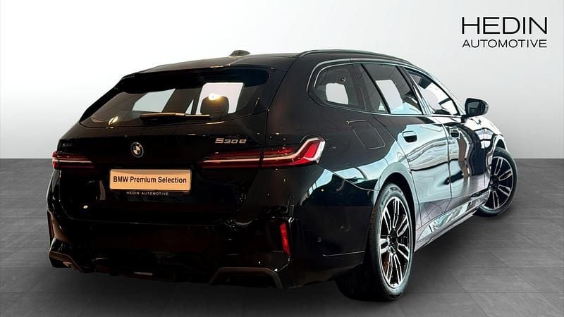 Begagnad BMW 530e Comfort Edition 299 HK (219 kW) 2025 Svart Kombi