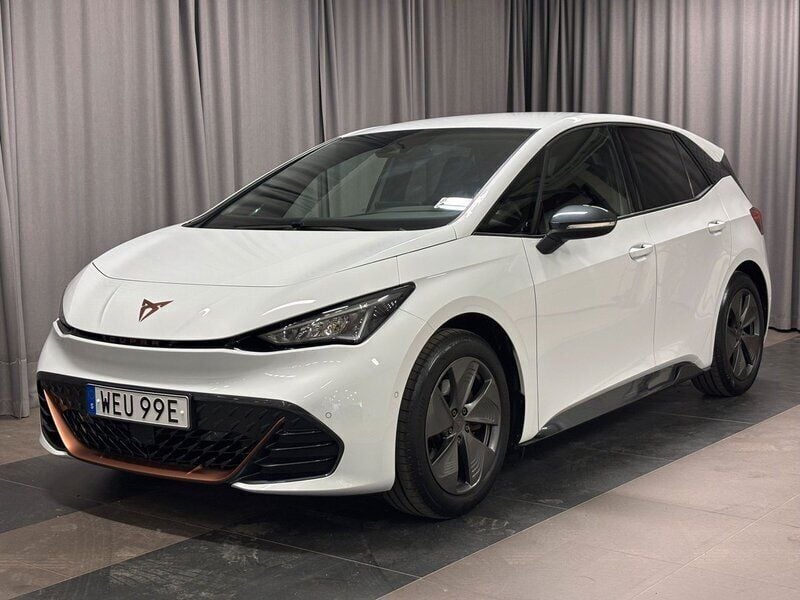 Vit Begagnad 2022 Cupra Born Halvkombi | 259 900 kr (Marknadspris) - Bild 1/4
