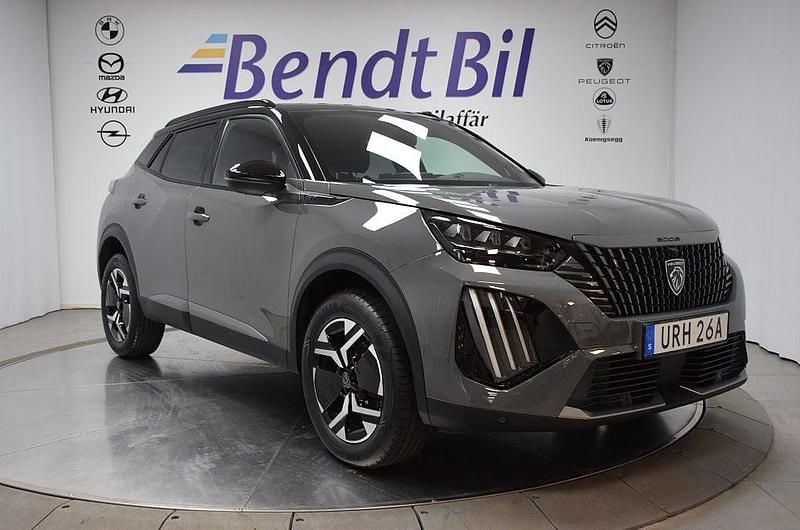 Grå Begagnad 2024 Peugeot 2008 GT SUV | 239 900 kr (Bra pris) - Bild 1/3