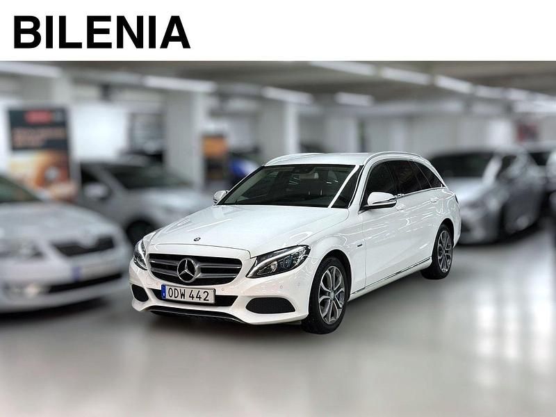 Vit Begagnad 2016 Mercedes C350e Avantgarde Kombi | 209 900 kr - Bild 1/3