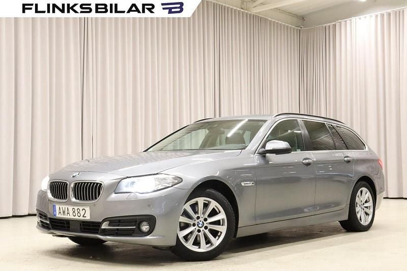 Grå Begagnad 2017 BMW 520 Comfort Edition Kombi | 159 800 kr (Bra pris) - Bild 1/4