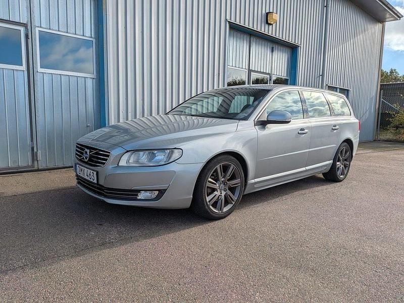 Grå Begagnad 2015 Volvo V70 Momentum Kombi | 99 900 kr (Bra pris) - Bild 1/4