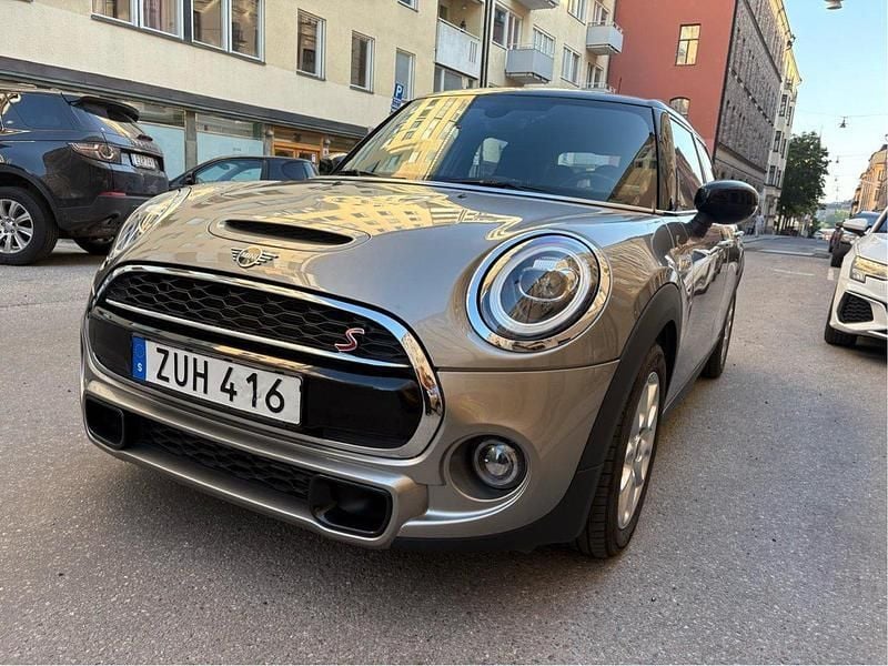 Grå Begagnad 2020 Mini Cooper S Halvkombi | 225 000 kr (Bra pris) - Bild 1/4