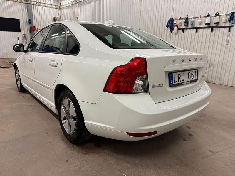 Begagnad Volvo S40 116 HK (85 kW) 2011 Vit Sedan