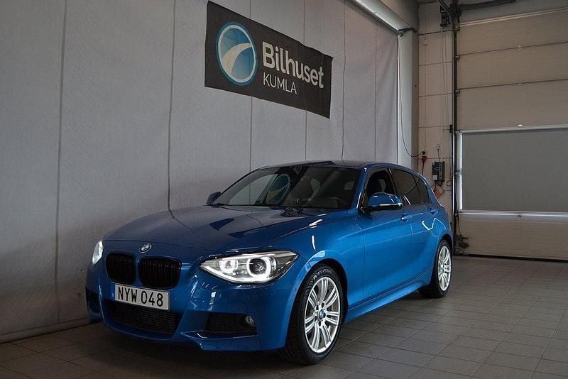 Blå Begagnad 2013 BMW 118 M Sport Halvkombi | 149 000 kr (Marknadspris) - Bild 1/4