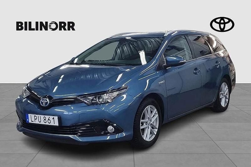 Begagnad Toyota Auris Touring Sports Touch 136 HK (100 kW) 2018 Blå Kombi