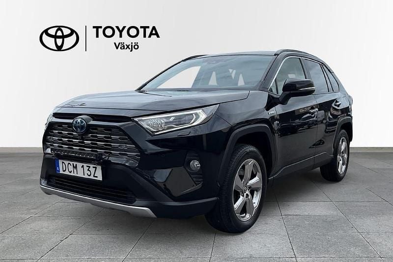 Svart Begagnad 2019 Toyota RAV4 Hybrid Executive SUV | 309 000 kr (Marknadspris) - Bild 1/3