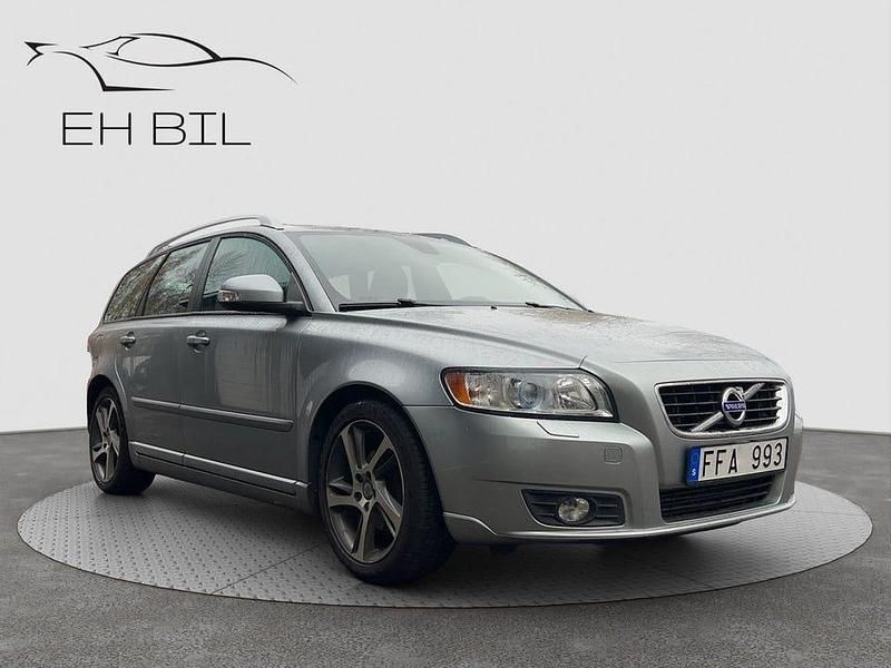 Begagnad Volvo V50 Momentum 116 HK (85 kW) 2012 Silver Kombi