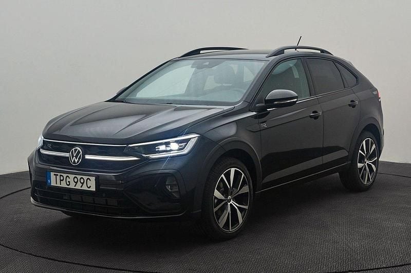 Svart Ny 2025 VW Taigo R-line SUV | 323 900 kr (Marknadspris) - Bild 1/4