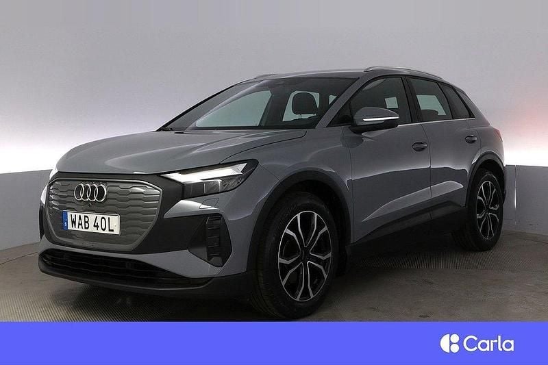 Grå Begagnad 2022 Audi Q4 e-tron Proline SUV | 324 900 kr (Marknadspris) - Bild 1/4