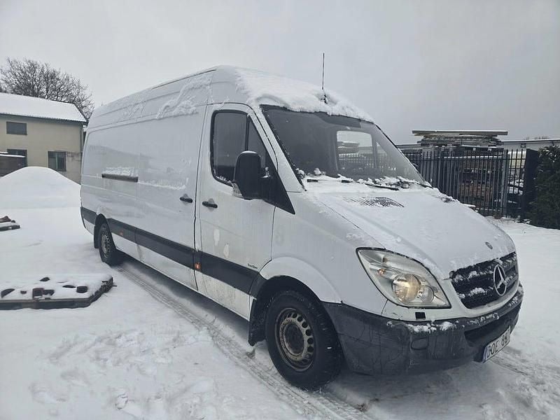 Vit Begagnad 2010 Mercedes 316 Van | 79 900 kr (Superpris) - Bild 1/4