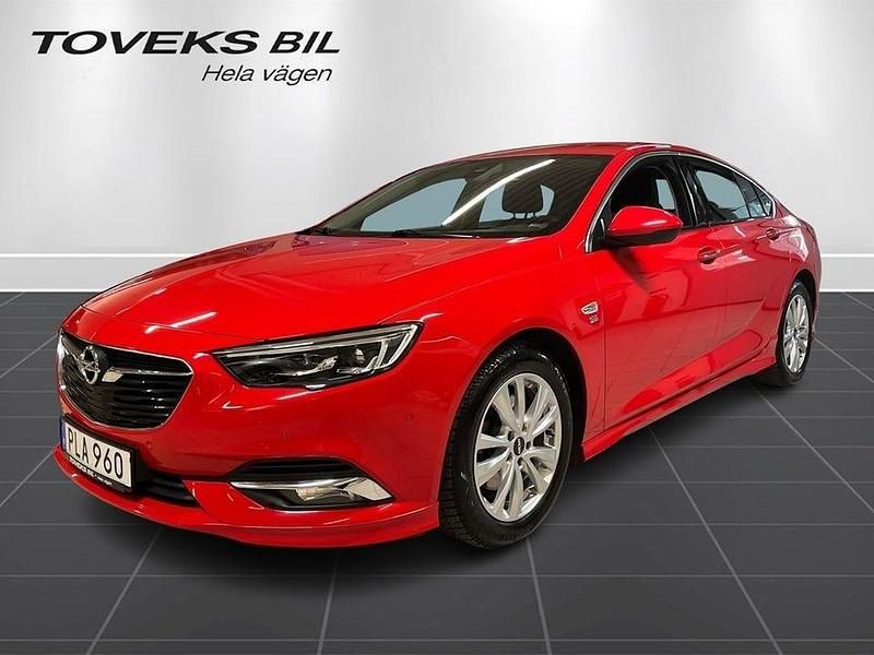 Röd Begagnad 2017 Opel Insignia OPC Sedan | 149 000 kr (Marknadspris) - Bild 1/4
