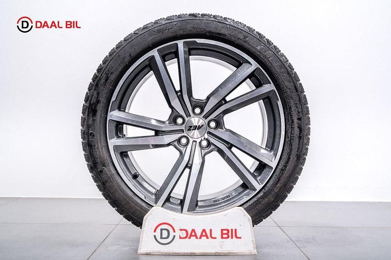 Begagnad Polestar 2 Long Range Dual motor 309 kW (421 HK) 2021 Vit Halvkombi