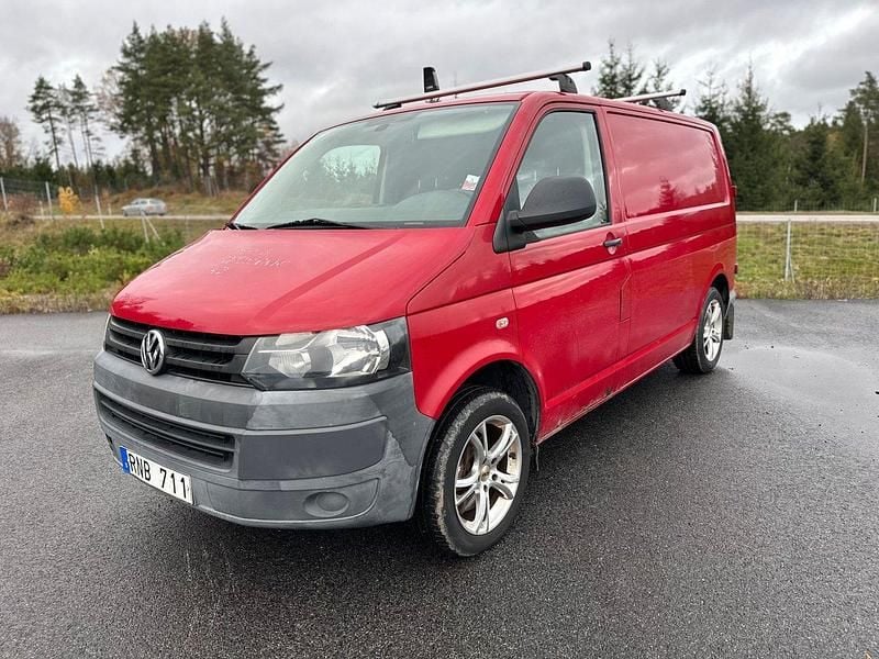 Röd Begagnad 2012 VW T5 Van | 89 900 kr (Superpris) - Bild 1/4