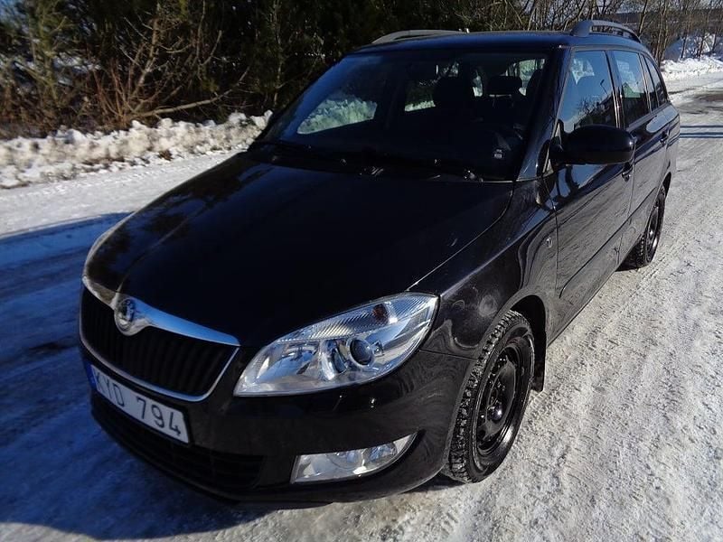 Begagnad Skoda Fabia Elegance 90 HK (66 kW) 2010 Svart Kombi
