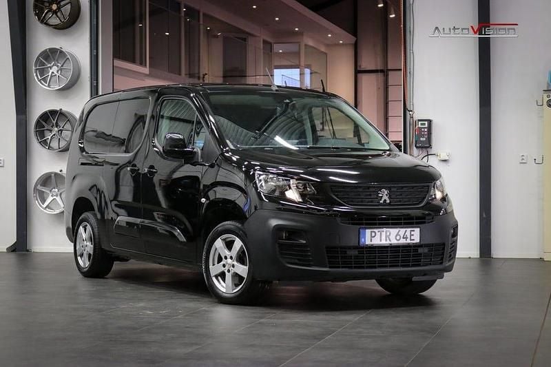 Svart Begagnad 2020 Peugeot Partner Van | 117 900 kr (Marknadspris) - Bild 1/4