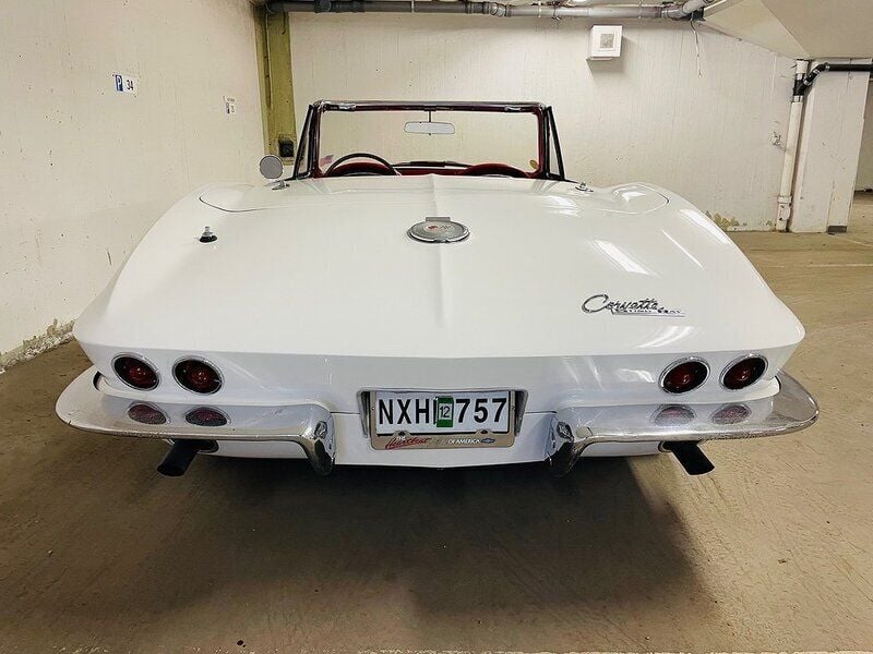 Begagnad Chevrolet Corvette C2 250 HK (183 kW) 1964 Vit Cab