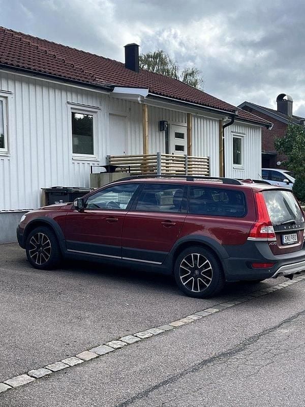 Röd Begagnad 2015 Volvo XC70 Dynamic SUV | 158 000 kr (Bra pris) - Bild 1/2