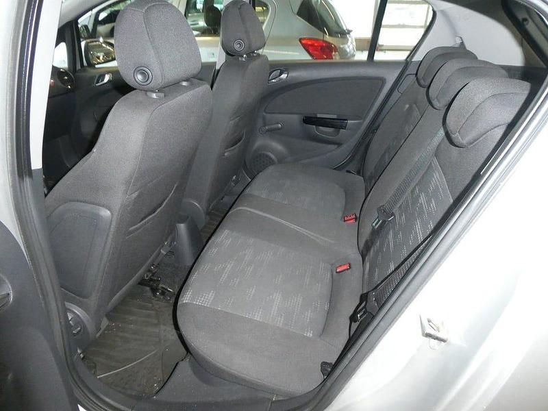 Begagnad Opel Corsa Enjoy 84 HK (61 kW) 2011 Grå Halvkombi