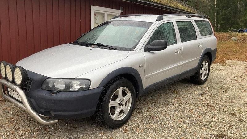 Grå Begagnad 2004 Volvo XC70 Business Edition Kombi | 40 000 kr - Bild 1/4