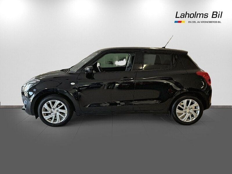 Begagnad Suzuki Swift 83 HK (61 kW) 2022 Svart Halvkombi