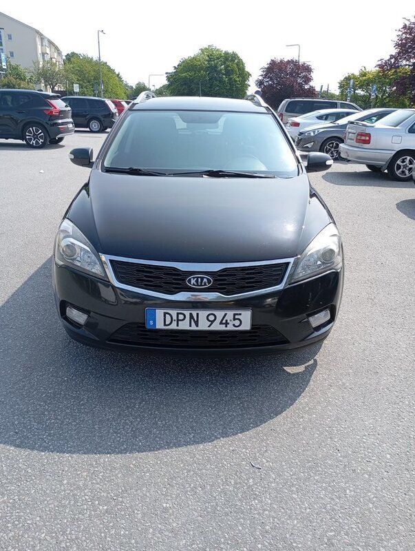 Svart Begagnad 2011 Kia Ceed Sportswagon Kombi | 39 000 kr (Marknadspris) - Bild 1/4