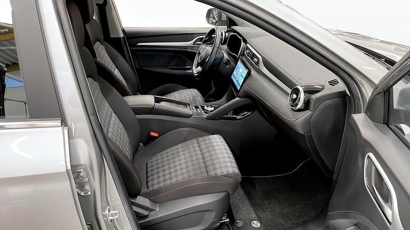 Begagnad MG ZS Comfort 114 kW (156 HK) 2022 Svart SUV