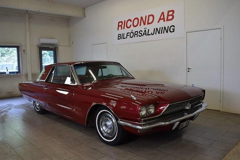 Röd Begagnad 1966 Ford Thunderbird | 219 900 kr - Bild 1/4