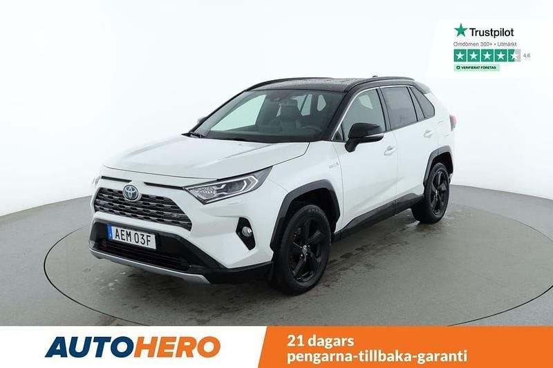 Vit Begagnad 2020 Toyota RAV4 Hybrid SUV | 345 000 kr (Marknadspris) - Bild 1/4