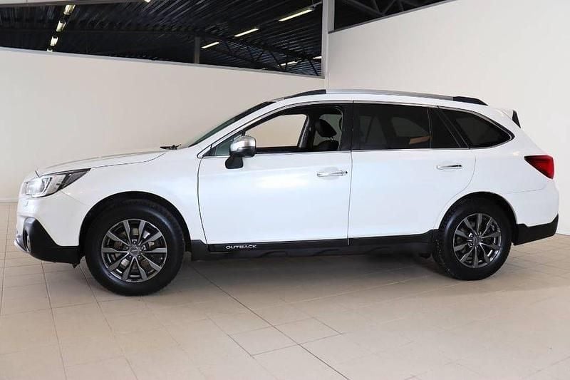 Begagnad Subaru Outback 175 HK (128 kW) 2020 Vit Kombi