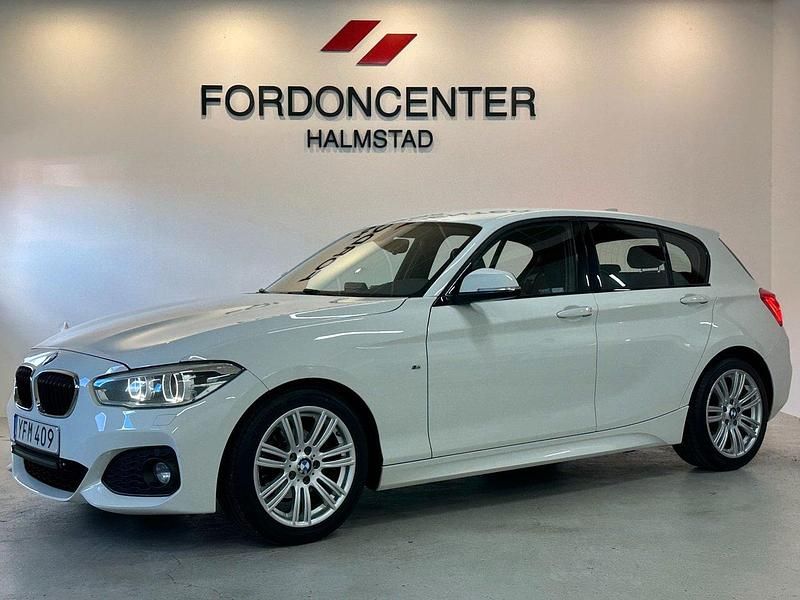 Vit Begagnad 2016 BMW 118 M Sport Halvkombi | 158 900 kr (Marknadspris) - Bild 1/4